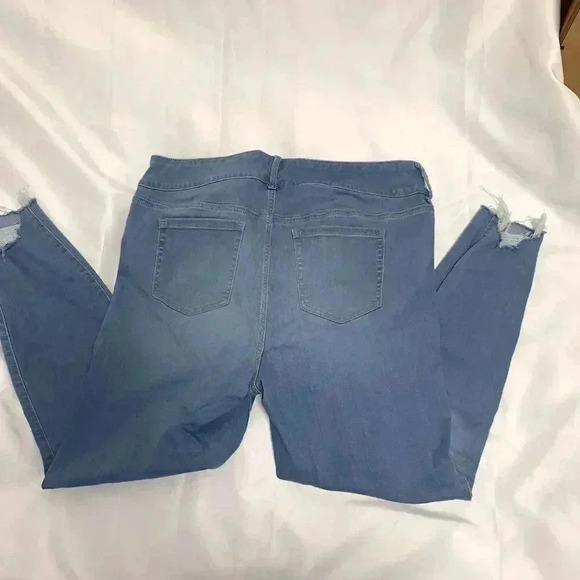 Torrid Super Soft Jegging Eco Medium Wash Disco Fever 3 Button Closure SIZE 20T - Picture 2 of 11